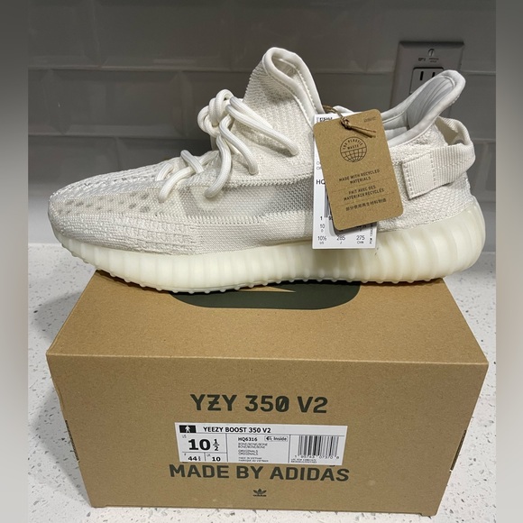 YZY 350 V2 - Picture 2 of 2
